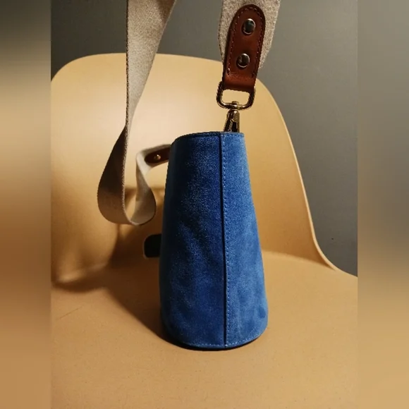 CLOSED royal blue suede crossbody bag - Picture 5 of 12